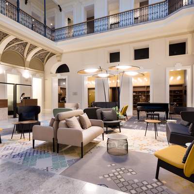 18-Hotel_Moments-181 - lobby area