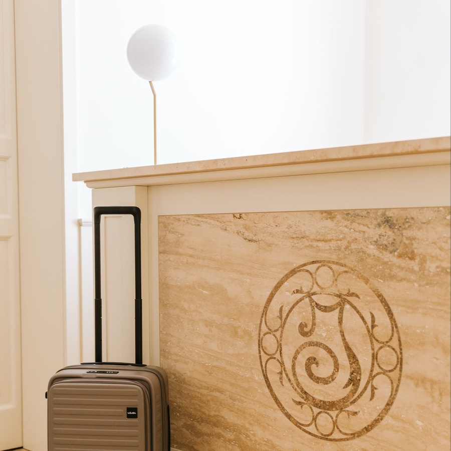 Ipoly Hotel Boutique Rooms & Suites